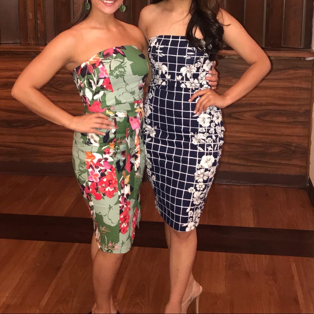 Strapless/fitted navy blue tropical dress